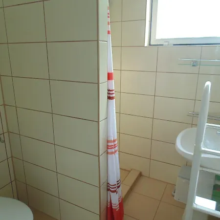 Kazinczy 4 Haloszobas Nyaralo Semesterbostad *